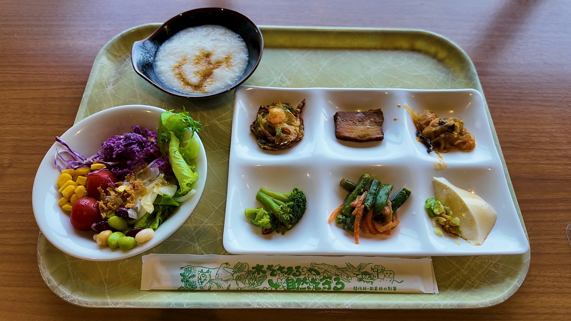 朝食バイキングで最初によそった1皿目
